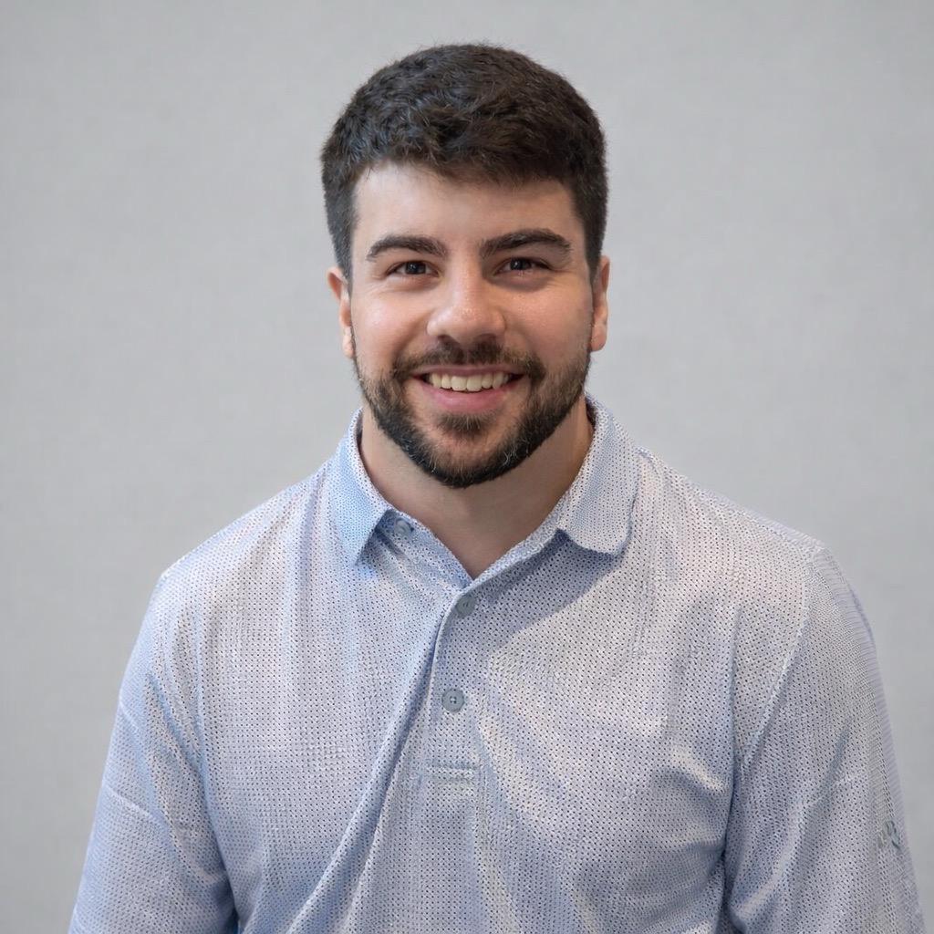 Jonah Walp headshot